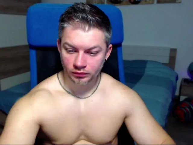 Offline RobbyShawz on Streamray