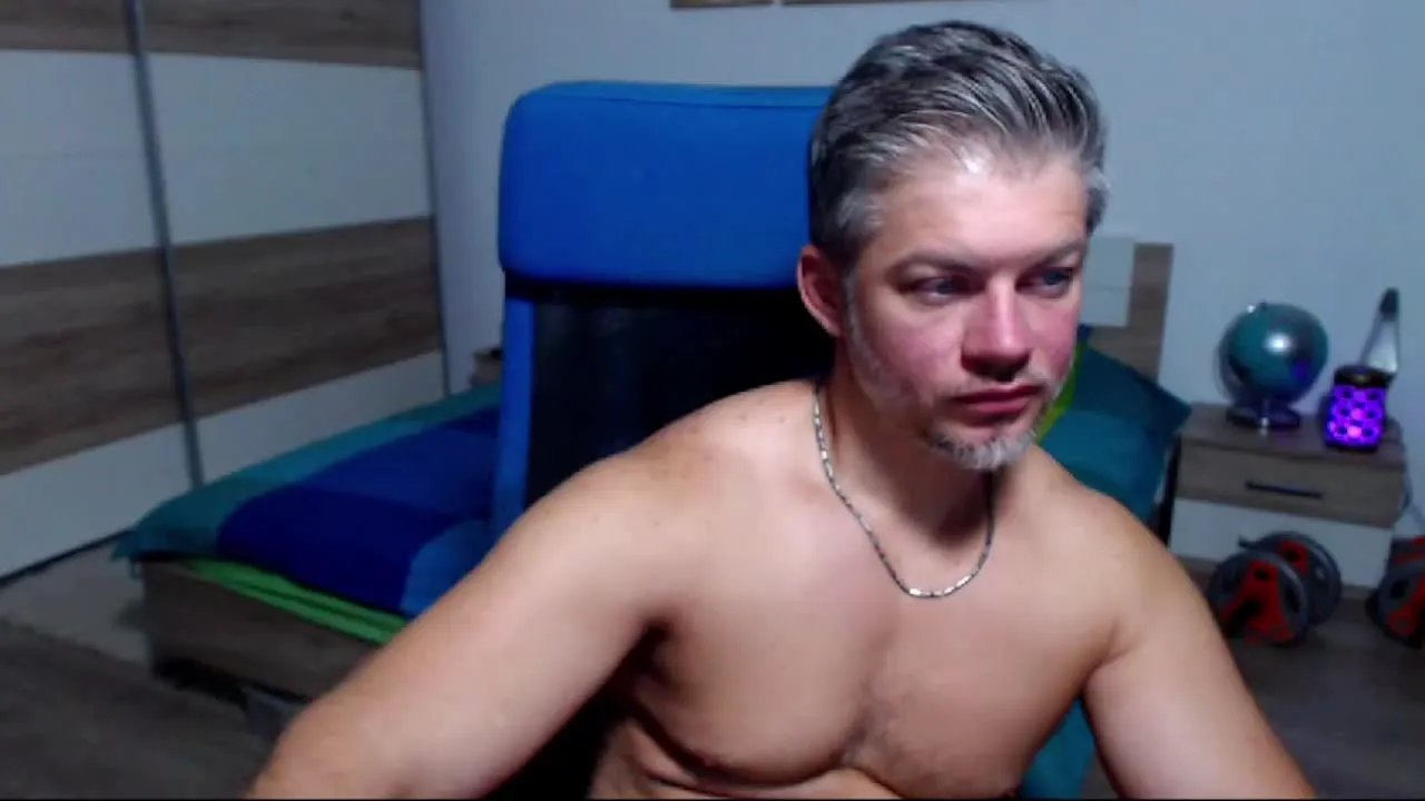 Offline RobbyShawz on Streamray