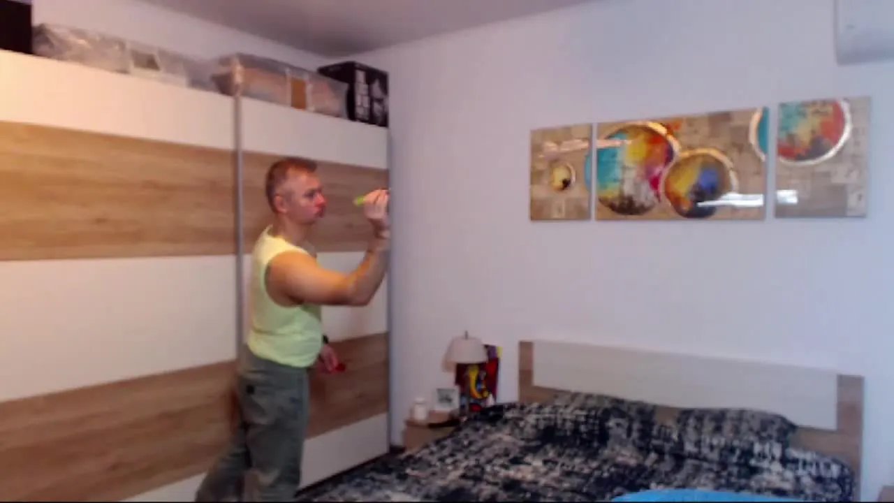 Offline RobbyShawz on Streamray