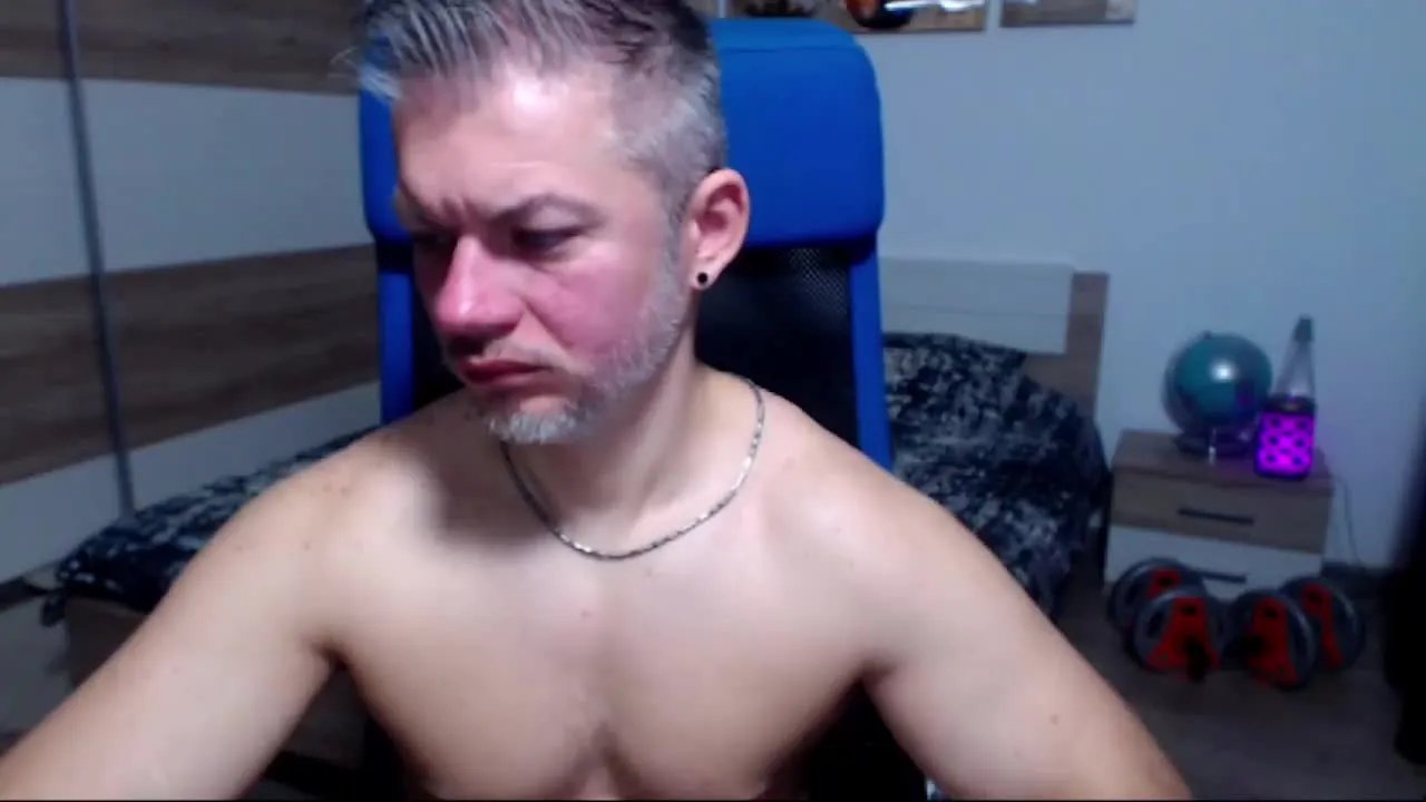 Offline RobbyShawz on Streamray