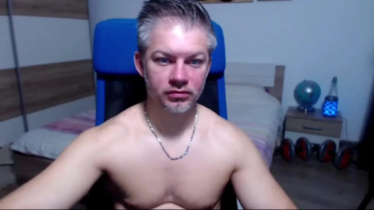 Offline RobbyShawz on Streamray