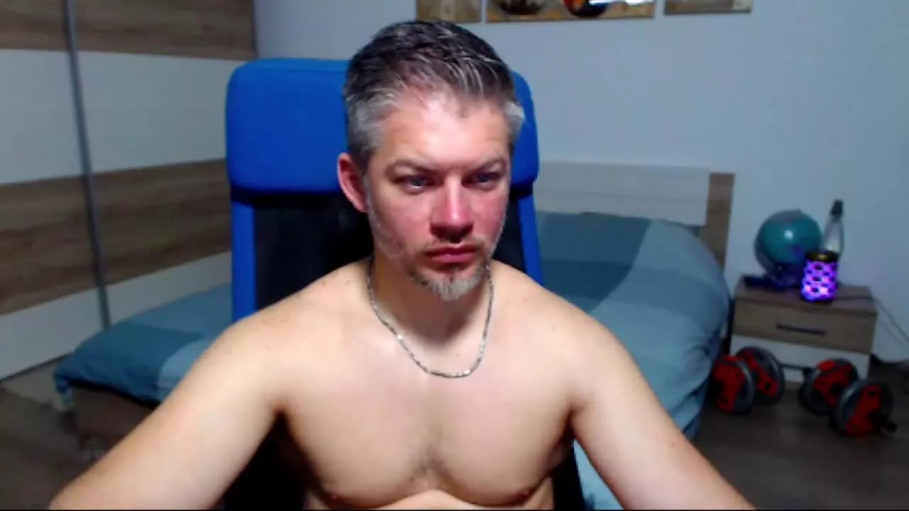 Offline RobbyShawz on Streamray