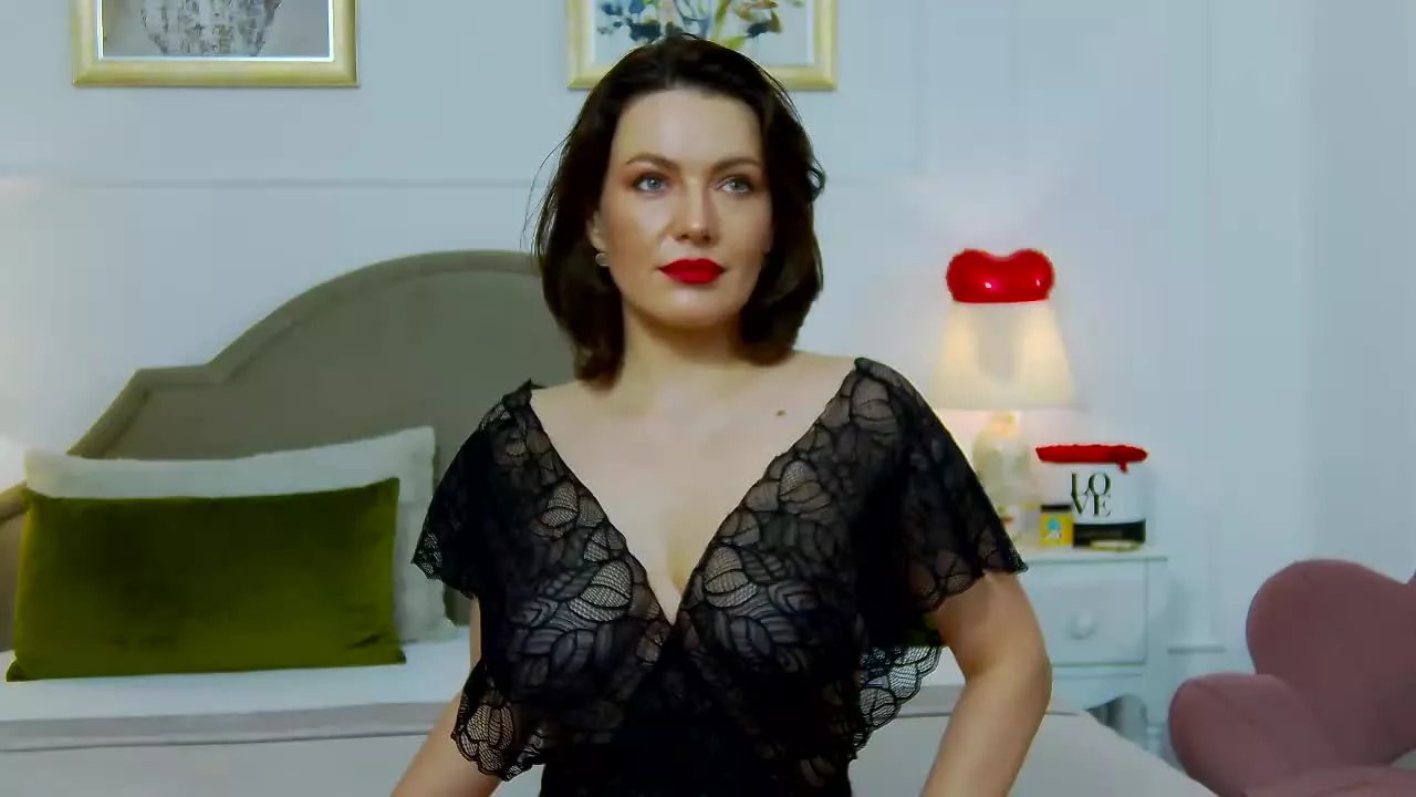 Offline SelenaRyan on Streamray