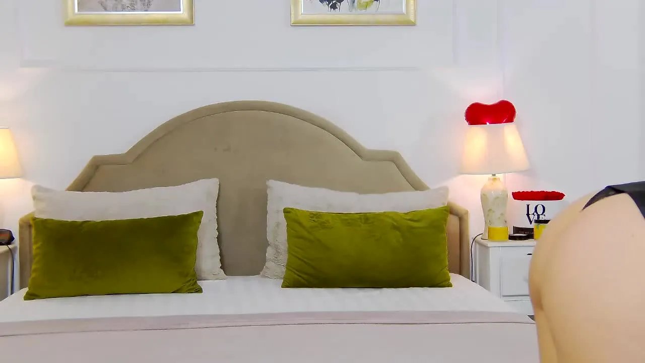 Offline SelenaRyan on Streamray